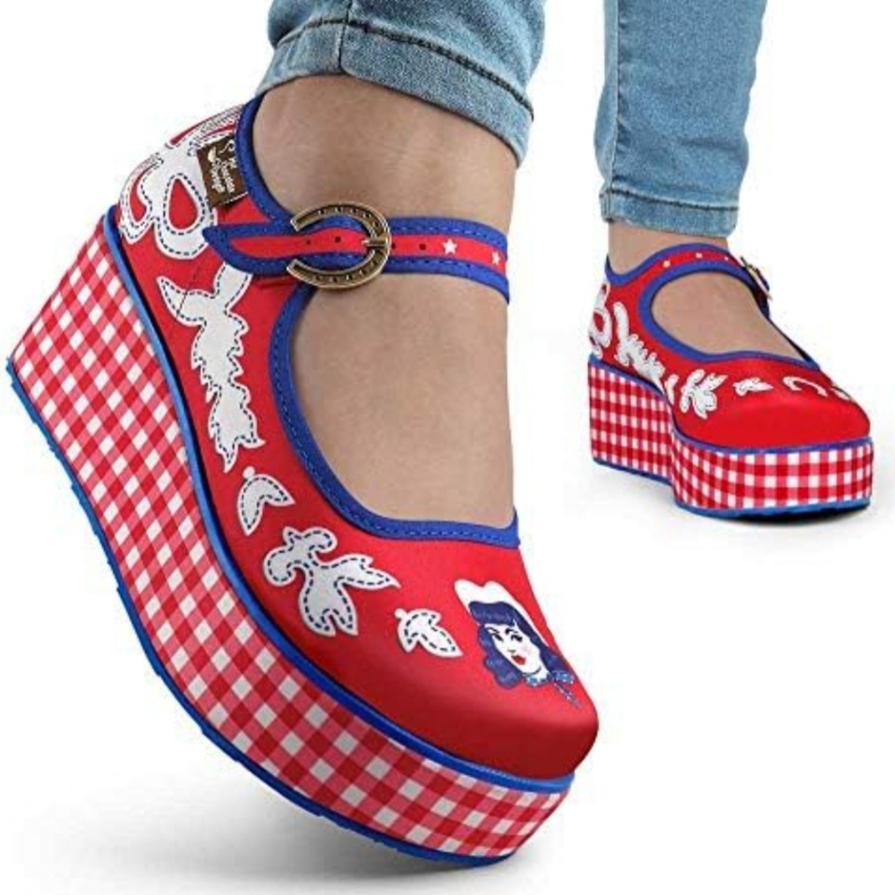 NWT Chocolaticas® Cowgirl Women's Mary Jane Platform Size 41 Color Red/Blue